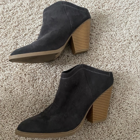 DONATED // DV // booties - Picture 2 of 6